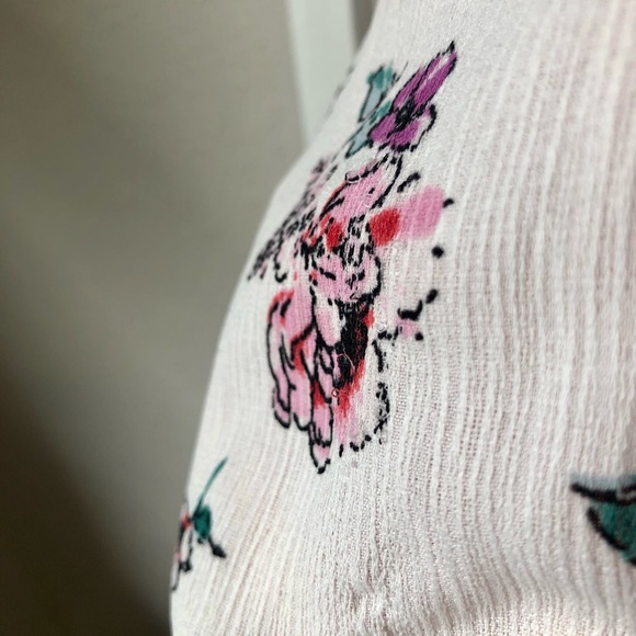 LUSH Tie Front Floral Top Small copy - Picture 6 of 7